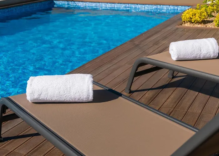 Peralta - Stunning With Private Pool 03